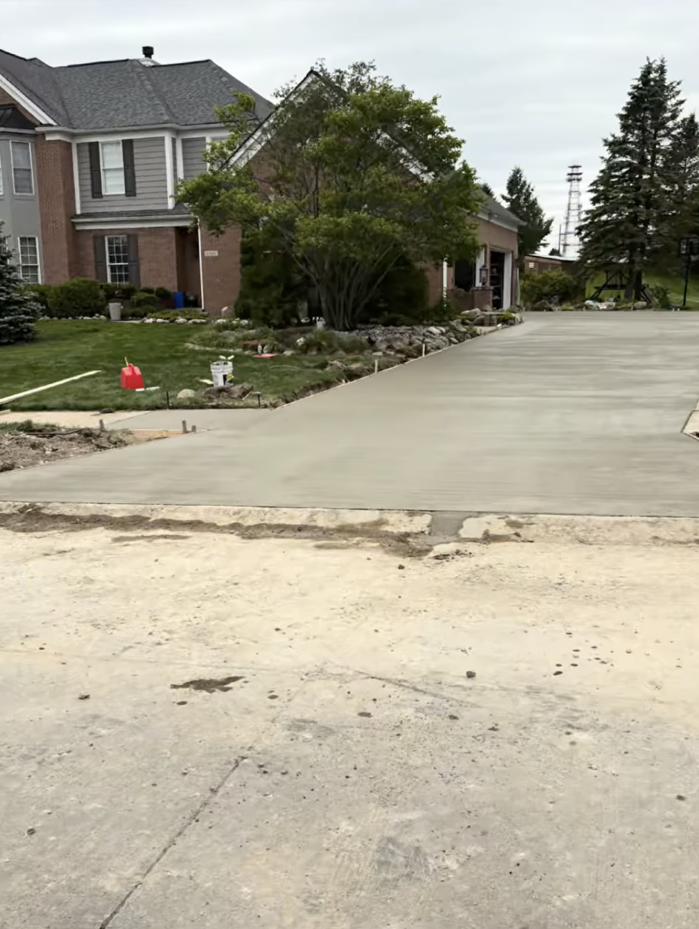 concrete driveway in mi, concrete driveways in michigan, concrete driveway cost, concrete contractors in plymouth
